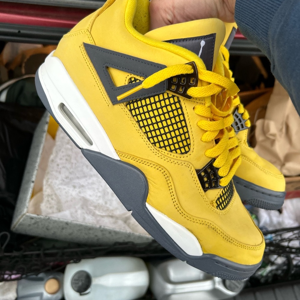 Lightning 4 Jordan Men's size 10.5